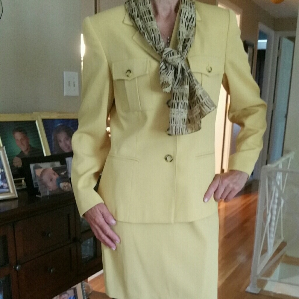 Ladies Business Suit
